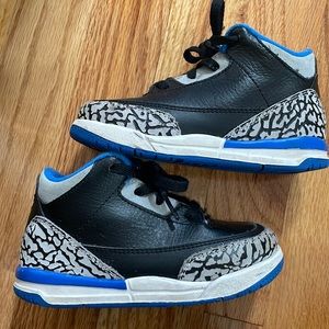 Toddler Jordan retro 3 size 8c